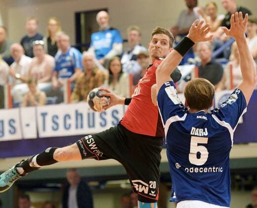 Bergischer HC vs SG BBM Bietigheim Felix Koenig Bi on the throw Bergischer HC vs SG BBM Bietigheim Copyright: xEibner-Pressefotox EP_eer