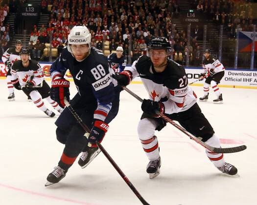 Eishockey WM, Kanada - USA 4th May 2018, Jyske Bank Boxen, Herning, Denmark; IIHF Ice hockey Eishockey World Championships, Group B, USA versus Canada; Patrick KANE (USA)challenged by Ryan MURRAY (Canada)  ActionPlus12019563
