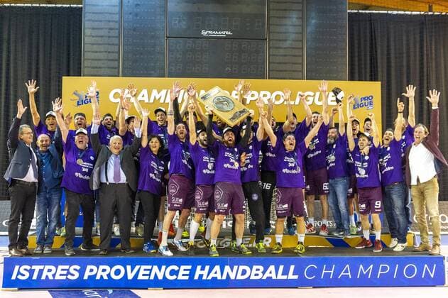 Handball, Istres OPH ist französischer Meister remise du trophe equipe de Istres HANDBALL : Istres vs Dijon - Proligue - Istres - 04 05 2018 NorbertScanella Panoramic 