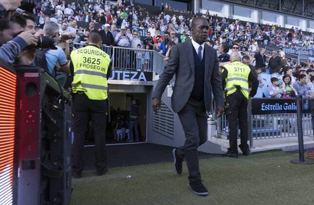 Viigo (Spain). Spanish first league football match Celta de Vigo vs Deportivo Coruna. Deportivo s coach Clarence Seedorf walks to the pitch before the Celta vs Deportivo football match at the Balaidos stadium in Vigo, on May 5, 2018. Â© Rodriguez Alen Cordon Press  xx xx