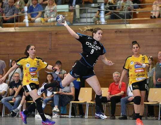 Bietigheim Handball 1 Bundesliga SG BBM Bietigheim vs HC Rödertal v 1 Tamara Bösch Rödertal Ines Ivancok BBM
