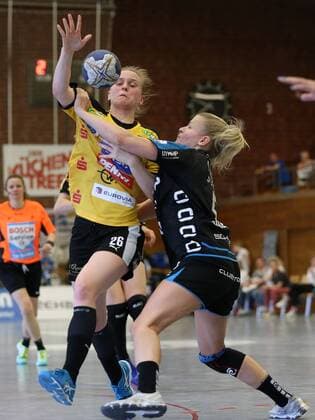 Bietigheim Handball 1 Bundesliga SG BBM Bietigheim vs HC Rödertal v 1 Michelle Urbricht Röd Antje Lauenroth BBM