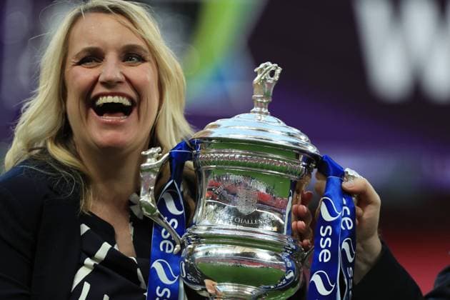 5th May 2018, Wembley Stadium, London, England; Womens FA Cup Final, Arsenal Women versus Chelsea Ladies; Chelsea Ladies Manager Emma Hayes celebrates with the Women s FA Cup  ActionPlus12020661