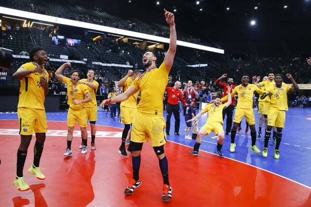 Joie Nedim Remili (PSG) et equipe (PSG) HANDBALL : Nimes vs Paris Saint Germain - Finale Coupe de France Hommes - 05 05 2018 GwendolineLeGoff Panoramic 