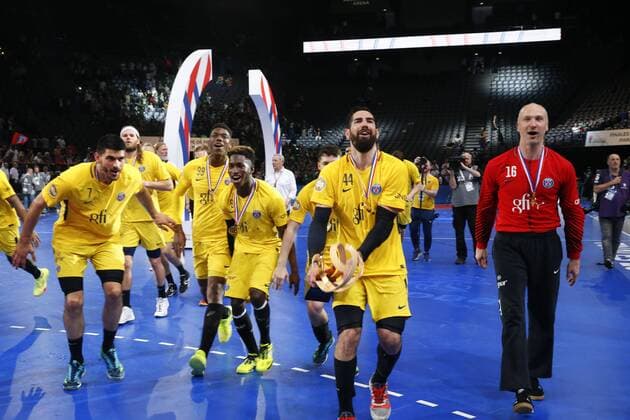 Joie Adama Keita (PSG) Nikola Karabatic (PSG) Thierry Omeyer ( gardien goal PSG) equipe (PSG) avec coupe HANDBALL : Nimes vs Paris Saint Germain - Finale Coupe de France Hommes - 05 05 2018 GwendolineLeGoff Panoramic 