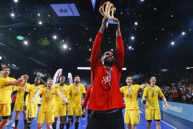 Joie Rodrigo Corrales ( gardien goal PSG) avec coupe HANDBALL : Nimes vs Paris Saint Germain - Finale Coupe de France Hommes - 05 05 2018 GwendolineLeGoff Panoramic 