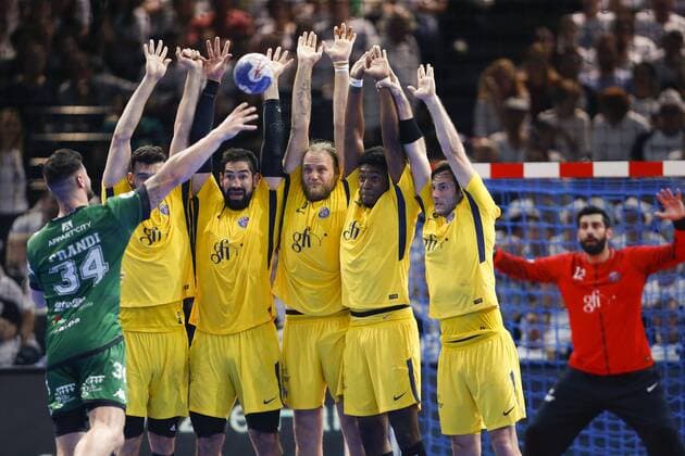 Elohim Prandi (USAM) vs Nedim Remili (PSG) Nikola Karabatic (PSG) Henrik Mollgaard (PSG) Benoit Kounkoud (PSG) Uwe Gensheimer (PSG) HANDBALL : Nimes vs Paris Saint Germain - Finale Coupe de France Hommes - 05 05 2018 GwendolineLeGoff Panoramic 