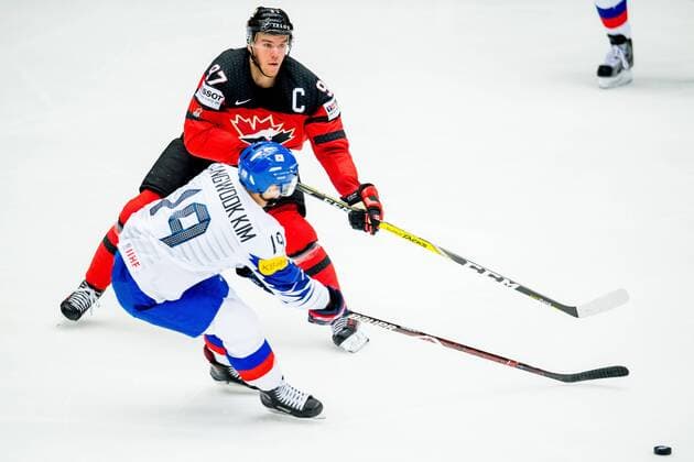 180506 Sangwook Kim or South Korea and Connor McDavid of Canada during the IIHF Ice Hockey World Championship match between South Korea and Canada on May 6, 2018 in Herning Photo Vegard Wivestad Gray BILDBYR N Code VG 170154  Copyright: VEGARDxWIVESTADxGR¯TT BB180506BB144
