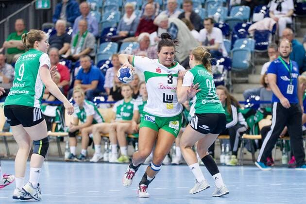 Maxime Struijs No 3 Frisch Auf Goeppingen Women against Jenny Behrend No 20 VfL Oldenburg Handball vs Frisch Auf Goeppingen Women VfL Oldenburg Handball vs Frisch Auf Goeppingen Women Handball Handball Bundesliga Season 2017 2018 06 05 2018 Oldenburg Copyright: xDanielxReinelt xEibner-Pressefotox EP_drt