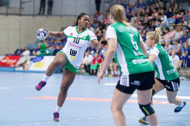 Prudence Kinlend No 10 Frisch Auf Goeppingen Women vs Kim Birke No 5 VfL Oldenburg Handball and Jenny Behrend No 20 VfL Oldenburg Handball VfL Oldenburg Handball vs Frisch Auf Goeppingen Women VfL Oldenburg Handball vs Frisch Auf Goeppingen Women Handball Handball Bundesliga Season 2017 2018 06 05 2018 Oldenburg Copyright: xDanielxReinelt xEibner-Pressefotox EP_drt