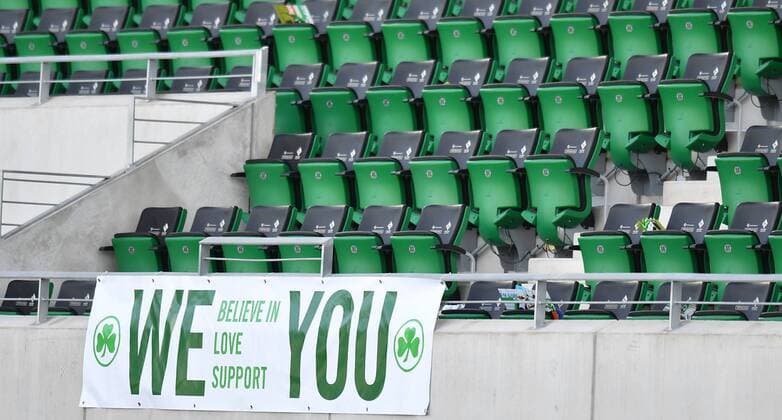 06 05 2018 Football Season 2017 2018 2 Football Bundesliga 33 Gameday SpVgg Greuther Fürth Cloverleaf MSV Duisburg Zebras MeZi Feature Impression Symbolbild Symbolfoto leer Ränge Banner Grandstand Grandstand after the end of the game
