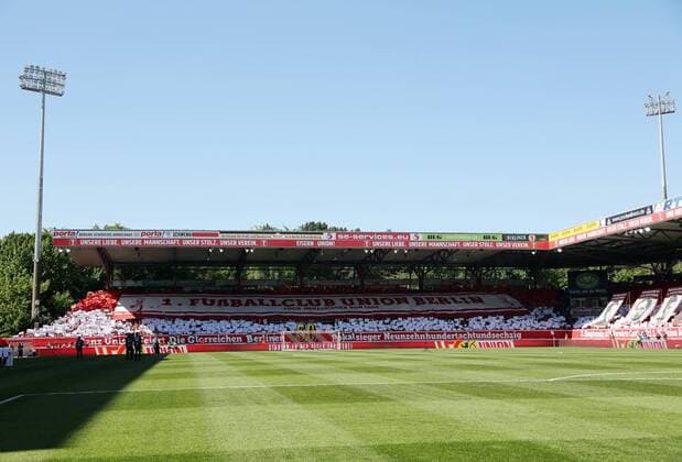 Stadion Alte Försterei Waldseite Choreography red white for the 50th Anniversary DFB Pokal Victory 1968 Sport Soccer Football second 2 Bundesliga Men DFL Season 2017 2018 06 05 2018 1 FC Union Berlin FCU vs VfL Bochum