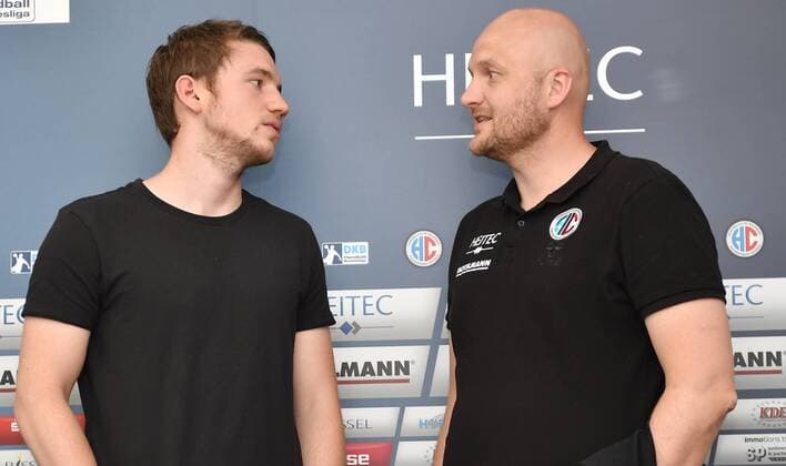 09 05 2018 Handball 1 Bundesliga Season 2017 2018 HC Erlangen HCE Press Conference Press Date Media Date Presentation Dominik Mappes newcomers HC Erlangen and Adalsteinn Eyjolfsson coach HC Erlangen HCE right