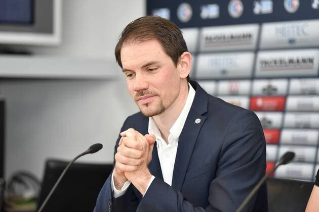 09 05 2018 Handball 1 Bundesliga Season 2017 2018 HC Erlangen HCE Press Conference Press Date Media Date Presentation Dominik Mappes Rene Selke Managing Director HC Erlangen HCE