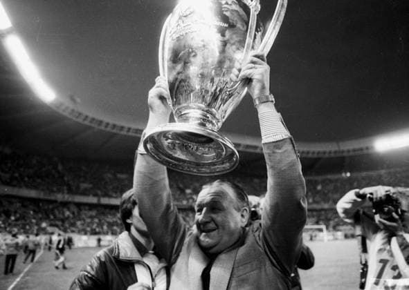 European Champions Cup final Real Madrid Liverpool 0 1 27 05 1981 in Paris Coach Liverpool Bob Paisley with European Cup HM