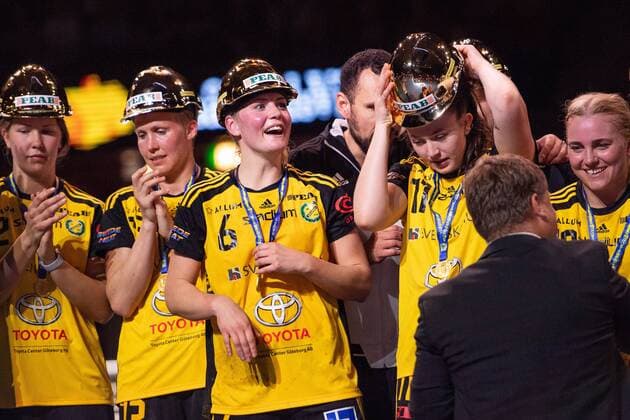180510 Sävehofs Ida Oden celebrates the podium during the award ceremony after the win in the SM final in SHE between H65 Höör and Sävehof on May 10, 2018 in Gothenburg  Copyright: CARLxSANDIN BB180510CS043