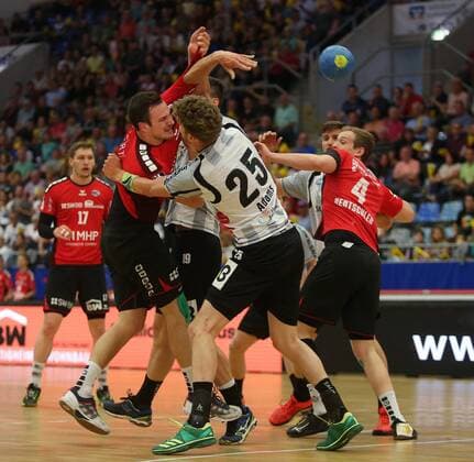 BAU 11 05 2018 Bietigheim Handball SG BBM Bietigheim vs. TV Emsdetten v Dominik Claus BBM Jasper Adams Emsdetten Patrick Rentschler BBM