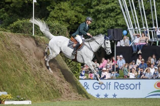 Themen der Woche - SPORT Bilder des Tages - SPORT Hamburg - 89. Deutsches Spring- und Dressur Derby 2018 LENNON Dermott (IRL), Gelvins Touch Hamburg - 89. Deutsches Spring- und Dressur Derby 2018 Preis der Deutschen Kreditbank 2. Qualifikation zum Deutschen Spring-Derby 11.Mai 2018 - *** Hamburg 89 German Spring and Dressage Derby 2018 LENNON Dermott IRL Gelvins Touch Hamburg 89 German Spring and Dressage Derby 2018 Prize of the German Credit Bank 2 Qualification for the German Spring Derby 11 May 2018
