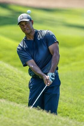 PONTE VEDRA BEACH, FL - MAY 11: Tiger Woods hits a shot during THE PLAYERS Championship on May 11, 2018 at TPC Sawgrass in Ponte Vedra Beach, Fl. (Photo by David Rosenblum Icon Sportswire) GOLF: MAY 11 PGA Golf Herren - THE PLAYERS Championship Icon1805118125 EDITORIAL USE ONLY