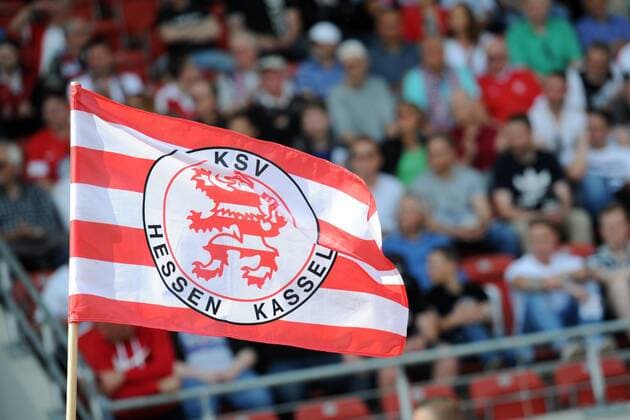 Icon Logo of the KSV Feature Flag Flag KSV Hessen Kassel vs TSV Eintracht Stadtallendorf Soccer Regional League Southwest 12 05 2018 Soccer KSV Hessen Kassel vs TSV Eintracht Stadtallendorf 12 05 2018 Kassel Copyright: xSippel xEibner-Pressefotox EP_rsl