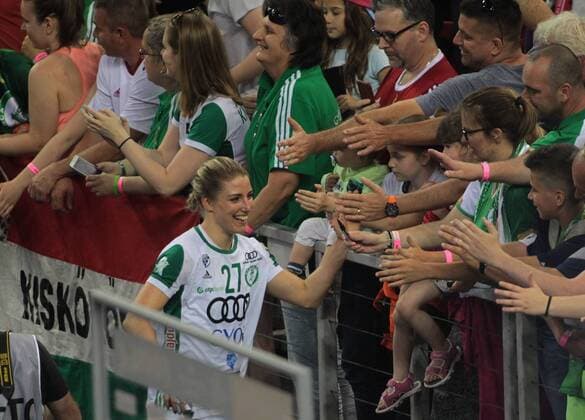 12.05.2018 Budapest(Hungary) CSM Bucuresti-Gyori Audi ETO KC women s handball champions league 1 2 final Nycke Groot(c) Gyori Audi ETO KC celebrate victory with fans : 