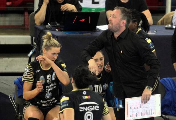 12.05.2018 Budapest(Hungary) CSM Bucuresti-Gyori Audi ETO KC women s handball champions league 1 2 final Camille Ayglon Saurina(c),Per Johansson(R) CSM Bucuresti coach,Marit Malm Frafjord(L) during lost match : 