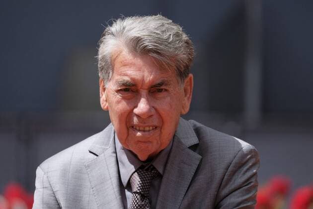 May 12, 2018 - Madrid, Spain - Manolo Santana in they win the final of women s doubles, day eight of the Mutua Madrid Open tennis tournament at the Caja Magica on May 12, 2018 in Madrid, Spain. Mutua Madrid Open - Day Eight  - ZUMAn230 20180512_zaa_n230_549 Copyright: xOscarxGonzalezx