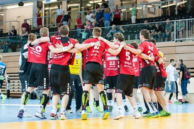 The team from Nordhorn celebrates the victory in Dusseldorf HC Rhein Vikings vs HSG Nordhorn Lingen Handball 2 Bundesliga 12 05 18 Dusseldorf NRW Germany Castello Copyright: xcdn_nszx