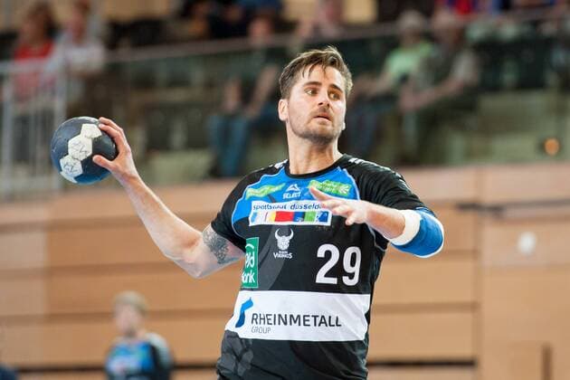 Alexander Oelze No. 29 Vikings looks a corner at 7 meters from HC Rhein Vikings vs HSG Nordhorn Lingen Handball 2 Bundesliga 12 05 18 Dusseldorf NRW Germany Castello Copyright: xcdn_nszx