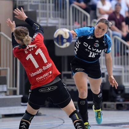 Picture Anna Loerper SG BBM Bietigheim at the throw Miranda Schmidt Robben HSG Bad Wildungen Vipers NR 11 Handball 1 Bundesliga Women HSG Bad Wildungen Vipers vs SG BBM Bietigheim 12 05 2018 Handball 1 Bundesliga Women HSG Bad Wildungen Vipers vs SG BBM Bietigheim 12 05 2018 Bad Wildungen Copyright: xSippel xEibner-Pressefotox EP_rsl