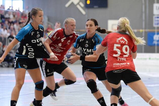 Karolina Kudlacz Gloc SG BBM Bietigheim M at the ball Mia Biltoft SG BBM Bietigheim L Sabine Heusdens HSG Bad Wildungen Vipers and Lisa Marie HSG Bad Wildungen Vipers NR 59 Handball 1 Bundesliga Women HSG Bad Wildungen Vipers vs SG BBM Bietigheim 12 05 2018 Handball 1 Bundesliga Women HSG Bad Wildungen Vipers vs SG BBM Bietigheim 12 05 2018 Bad Wildungen Copyright: xSippel xEibner-Pressefotox EP_rsl