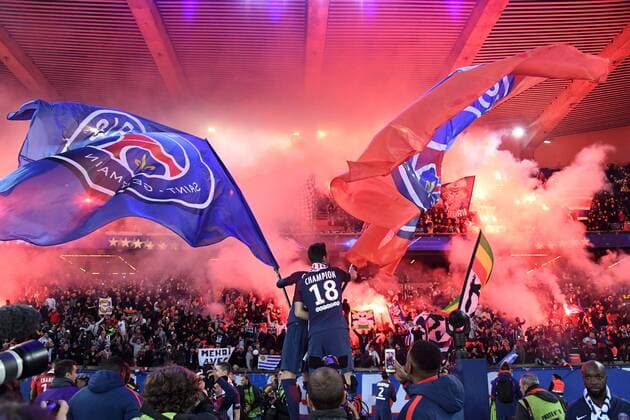 18 GIOVANI LO CELSO (PSG) - JOIE - SUPPORTERS - DRAPEAUX GEANTS FOOTBALL : Paris SG vs Rennes - Ligue 1 Conforama - 12 05 2018 FEP Panoramic 