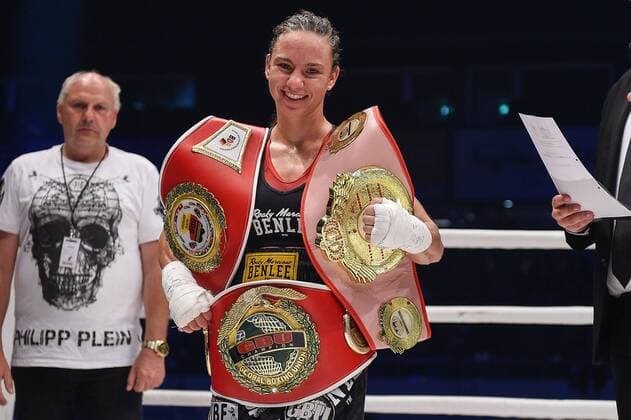 Themen der Woche - SPORT Bilder des Tages - SPORT Sie gewann heute 3 Guertel, Sarah Bormann (GER), Sarah Bormann (GER) vs Claudia Ferenczi (SLO), Titelkampf ,Vacant GBU EM Interim - Flyweight im Boxen, 12.05.2018 Augsburg Bayern Deutschland *** She won 3 belt Sarah Bormann GER Sarah Bormann GER vs Claudia Ferenczi SLO Title fight Vacant GBU EM Interim Flyweight in boxing 12 05 2018 Augsburg Bayern Germany Copyright: xkolbert-press BurghardxSchreyerx