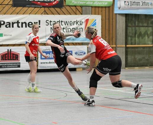 8 Fabienne Kracht BSV Sachsen Zwickau 66 Barbara Leibssle Balogh TG Nuertingen Handball 2 HBF TG Nuertingen vs BSV Sachsen Zwickau 2018 05 12 Handball 2 HBF TG Nuertingen vs BSV Sachsen Zwickau Nuertingen Copyright: xBaur xEibner-Pressefotox EP_soba