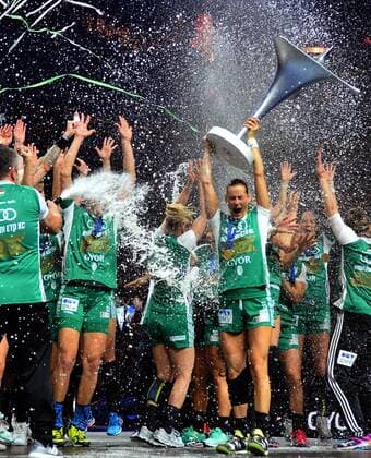 13.05.2018 Budapest(Hungary) Györi Audi ETO KC-WHC Vardar EHF Champions League Final 4- final women s handball Anita Görbicz(r) Györi Audi ETO KC celebrate with EHF champion trophy :Str 