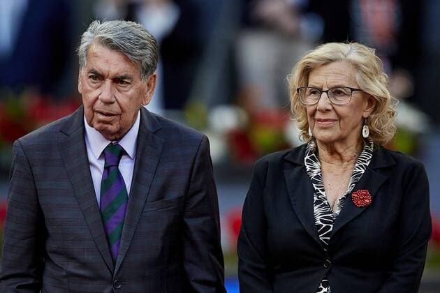 May 13, 2018 - Madrid, Madrid, Spain - Director of the tournament and former tennis player Manolo Santana (L) and Mayor of Madrid Manuela Carmena attend day nine of the Mutua Madrid Open tennis tournament at the Caja Magica on May 13, 2018 in Madrid, Spain Mutua Madrid Open - Day Nine  - ZUMAn230 20180513_zaa_n230_1443 Copyright: xDavidxAliagax