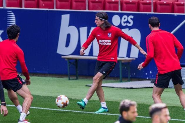 Atletico Madrid s Brazilian Filipe Luis (C) during a team s training session at Wanda Metropolitano stadium in Madrid, Spain, 14 May 2018. Atletico Madrid will face Olympique de Marseille in a Europa League final match the upcoming 16 May in Lyon. Atletico Madrid training session !ACHTUNG: NUR REDAKTIONELLE NUTZUNG!  Copyright: xRodrigoxJimenezx GRAF6948 20180514-636618987622247291
