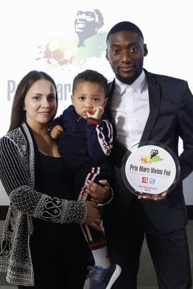 Karl Toko Ekambi ( Angers ) avec sa femme et son fils FOOTBALL : Remise du Prix Marc Vivien Foe - 14 05 2018 GwendolineLeGoff Panoramic 