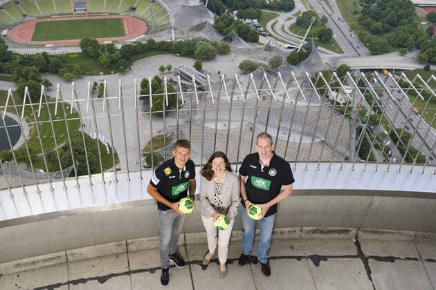 PK to the handball Laenderpielen in the Olympiahalle Olympiaturm Munich 15 05 2018 In the picture national coach Christian Prokop men and Henk Groener women Olympiapark managing director Marion Schöne Â