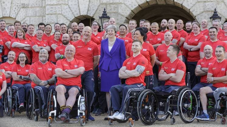 Themen der Woche - SPORT KW20 Bilder des Tages - SPORT London, England 15.05.2018, die britische Premierministerin Theresa May (GBR) stellt die Athleten vor, die Grossbritannien bei den Invictus Games Sydney 2018 vertreten ( DeFodi529 *** London England 15 05 2018 British Prime Minister Theresa May GBR introduces the athletes to the UK at the Invictus Games Sydney 2018 represented by DeFodi529