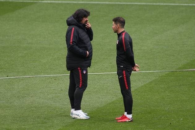 Atletico Madrid Training Atletico Madrid Assistant Manager Germ?n Adri?n Ram?n Burgos and Atletico Madrid Manager Diego Simeone during the Atletico Madrid training session at Stade de Lyons, Lyons Content Not Available For UK Newspapers Copyright: xPaulxChestertonx FIL-11802-0029