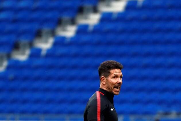 Atletico de Madrid s coach Diego Pablo Simeone during a training session of the team at the Parc Olympique Lyonnais stadium to prepare tomorrow s UEFA Europa League final against Olympique Marseille, in Lyon, France, 15 May 2018. Atletico de Madrid s training session !ACHTUNG: NUR REDAKTIONELLE NUTZUNG!  Copyright: xMARISCALx LYO06 20180515-636620088416794847