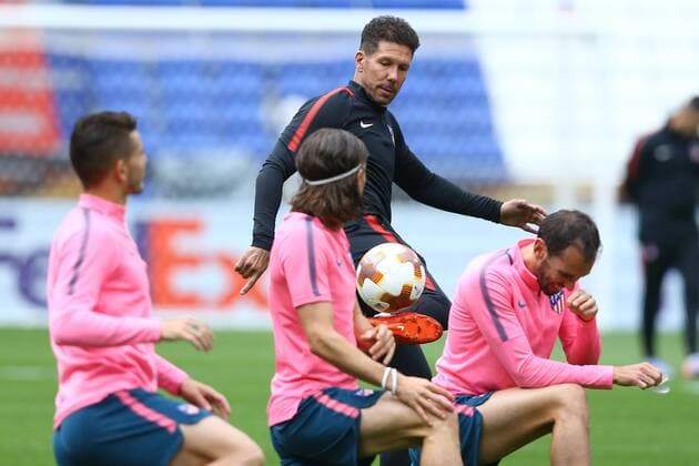 May 15, 2018 - Lyon, France - Diego Simeone manager of Atletico during a Club Atletico de Madrid training session ahead of the the UEFA Europa League Final against Olympique de Marseille at Stade de Lyon on May 15, 2018 in Lyon, France. Atletico Madrid Training - Uefa Europa League Final  - ZUMAn230 20180515_zaa_n230_731 Copyright: xMatteoxCiambellix