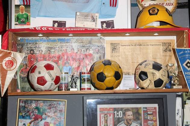 Feature History of Football Preview Screening Germany your footballing soul with Wigald Boning and Paul Breitner in the football pub Stadion in Muenchen on 15 05 2018