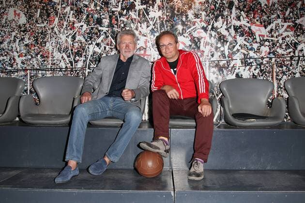Paul Breitner Wigald Boning History of Football Preview Screening Germany your footballing soul with Wigald Boning and Paul Breitner in the football pub Stadion in Muenchen on 15 05 2018
