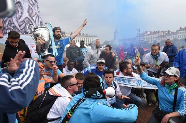 Fußball, EL, Finale, Marseille Fans in Lyon Supporters marseillais place Bellecour FOOTBALL : Ambiance supporters marseillais dans les rues de Lyon avant la finale de l Europa Ligue - 16 05 2018 FredericChambert Panoramic 