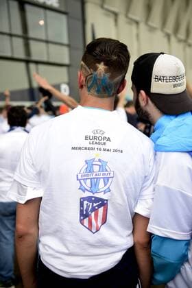 Fußball, EL, Finale, Marseille Fans in Lyon Supporters Marseillais - ambiance avant match coupe de Cheveux FOOTBALL : Finale Europa League - Olympique de Marseille vs Atletico Madrid - Lyon - 16 05 2018 JBAutissier Panoramic 