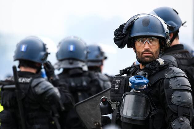 Bilder des Tages - SPORT Fußball, EL, Finale, Sicherheitsvorkehrungen SOCCER - EL, Atletico vs Marseille LYON,FRANCE,16.MAY.18 - SOCCER - UEFA Europa League, final, Atletico Madrid vs Olympique Marseille. Image shows a policeman. GEPAxpictures xDanielxGoetzhaber