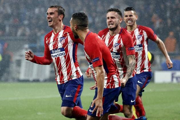 Fußball, EL, Finale, Olympique Marseille - Atletico Madrid Atletico Madrid s French striker Antoine Griezmann (L) jubilates the second goal of the team during the UEFA Europa League final between Olympique Marseille and Atletico Madrid at the Parc Olympique Lyonnais stadium in Lyon, France, 16 May 2018. Olympique Marseille vs. Atletico Madrid !ACHTUNG: NUR REDAKTIONELLE NUTZUNG!  Copyright: xMARISCALx LYO37 20180516-636621058777410423