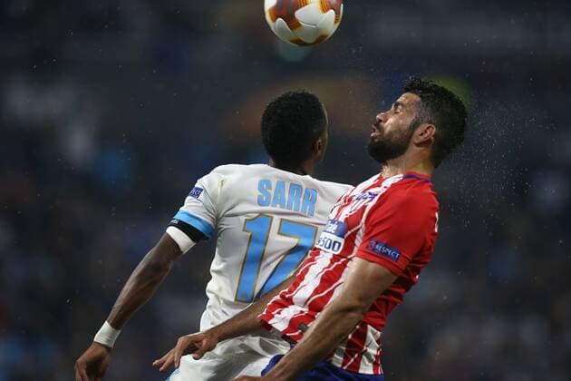 Fußball, EL, Finale, Olympique Marseille - Atletico Madrid SOCCER - EL, Atletico vs Marseille LYON,FRANCE,16.MAY.18 - SOCCER - UEFA Europa League, final, Atletico Madrid vs Olympique Marseille. Image shows Bouna Sarr (Marseille) and Diego Costa (Madrid). GEPAxpictures xDanielxGoetzhaber